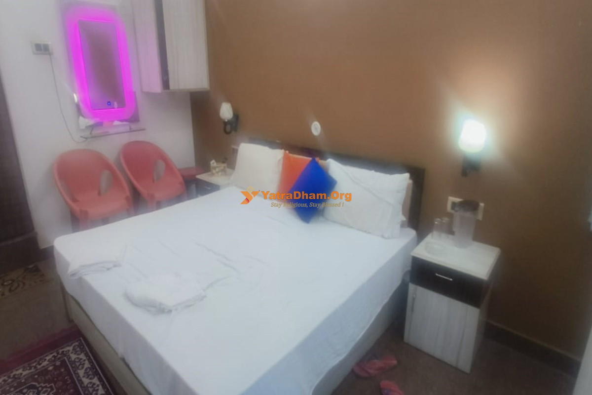 Yash Lodge Ghatampur 2 Bed Room