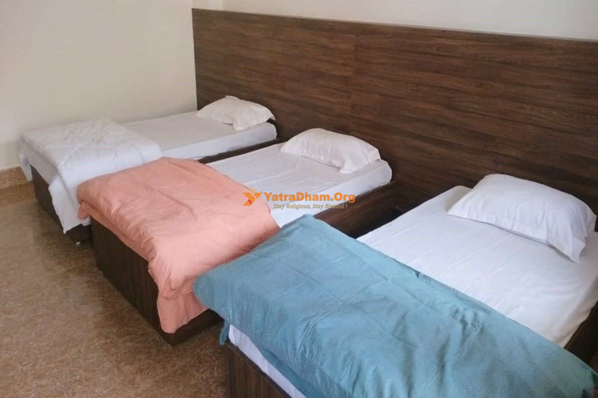Vedvyas Home Stay Mana - Badrinath 3 Bed Room