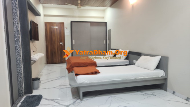 Hotel Priya Lodging Room