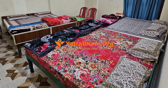 Shri Hari Om Tatsat Home Stay Chandrapuri 6 Bed non-AC Room