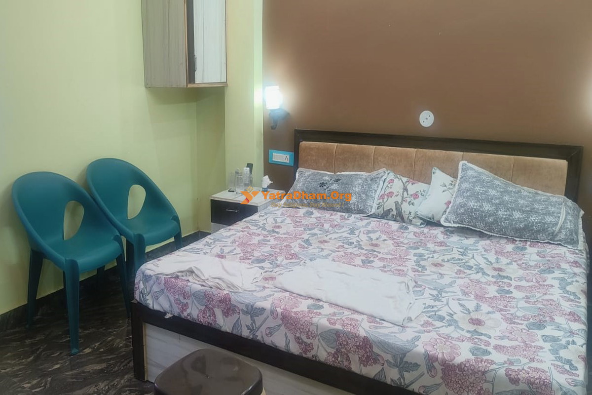 Yash Lodge Ghatampur 2 Bed Room