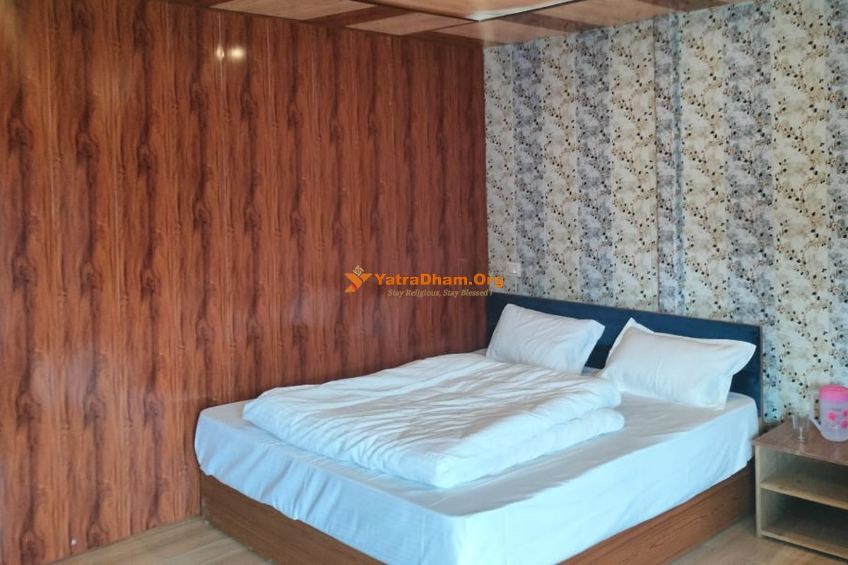 Chaukhamba View Resort Guptkashi 2 Bed Room