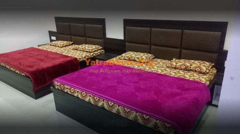 Maihar Hotel Aastha Yatri Niwas Room View 3