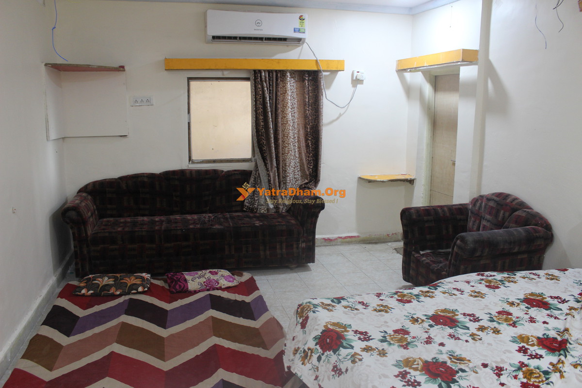 Yajman Nivas Bhakta Nivas Aundha Nagnath 2 Bed Room