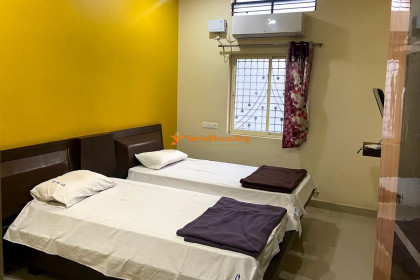Hotel S.K.G Comforts - Ganagapur