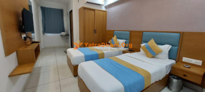 Hotel The Grand Radhey - Becharaji