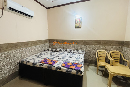 Shri Shyama Kunj Ashram - Vrindavan