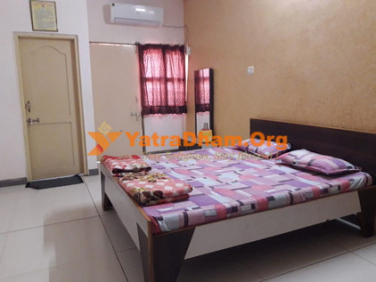 Hatkeshwar Mahadev Temple Dharamshala - Vadnagar