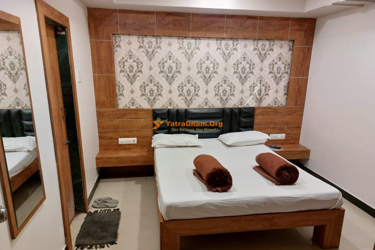 Hotel Shree Rudraksh (Near Somnath Temple) - Somnath