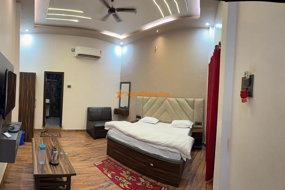 Hotel Hanumant Palace - Ayodhya