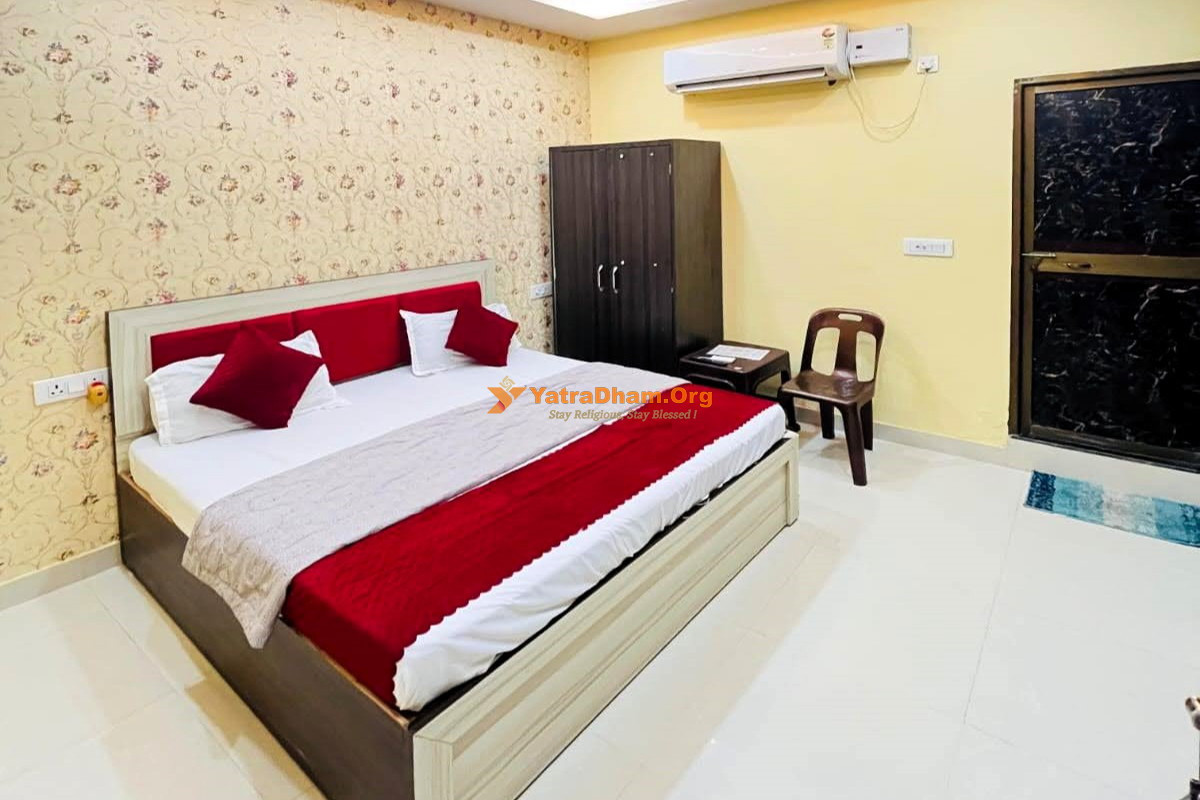 Madhur Kunj Palace - Ayodhya