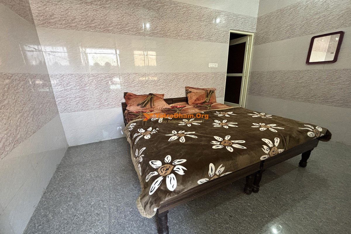 Shree Ramswaroop Ashram - Rishikesh