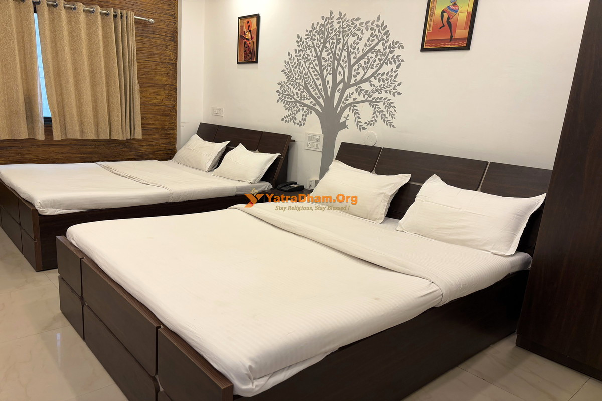 Om Shri Yatri Nivas - Kolhapur