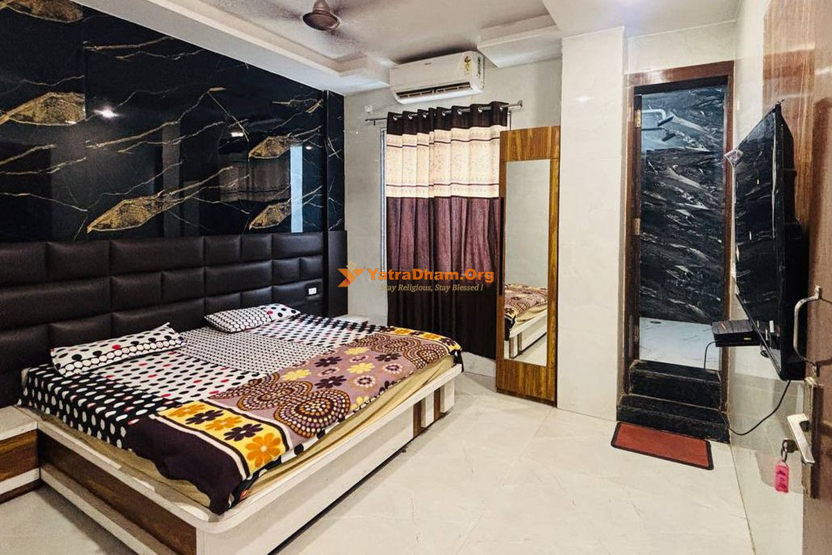 Maa Godamba Kunj Ashram - Vrindavan