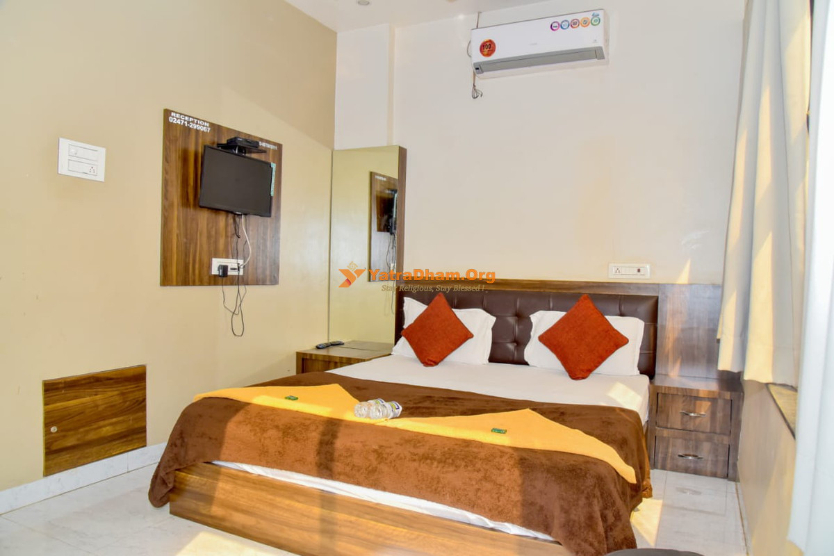 Hotel Ram Leela Lodge - Tuljapur