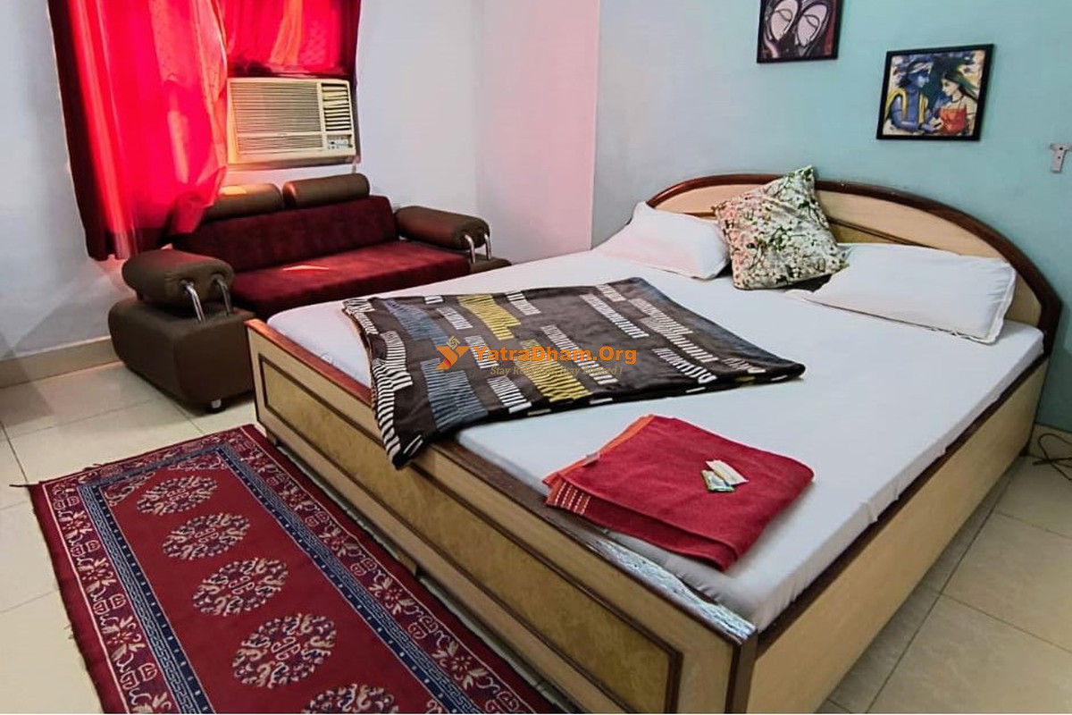 Hotel Swaraj Palace Agra 3 Bed Room