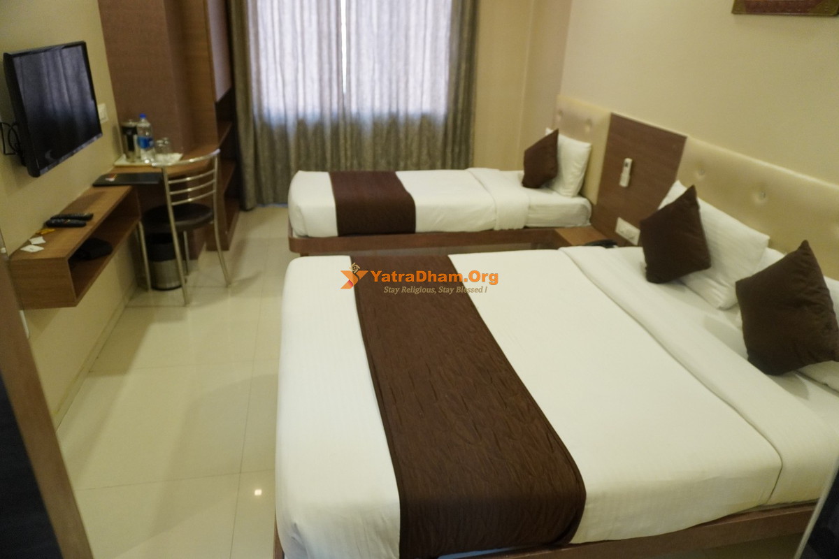 Hotel Gayatri Palace Khatu 3 Bed room