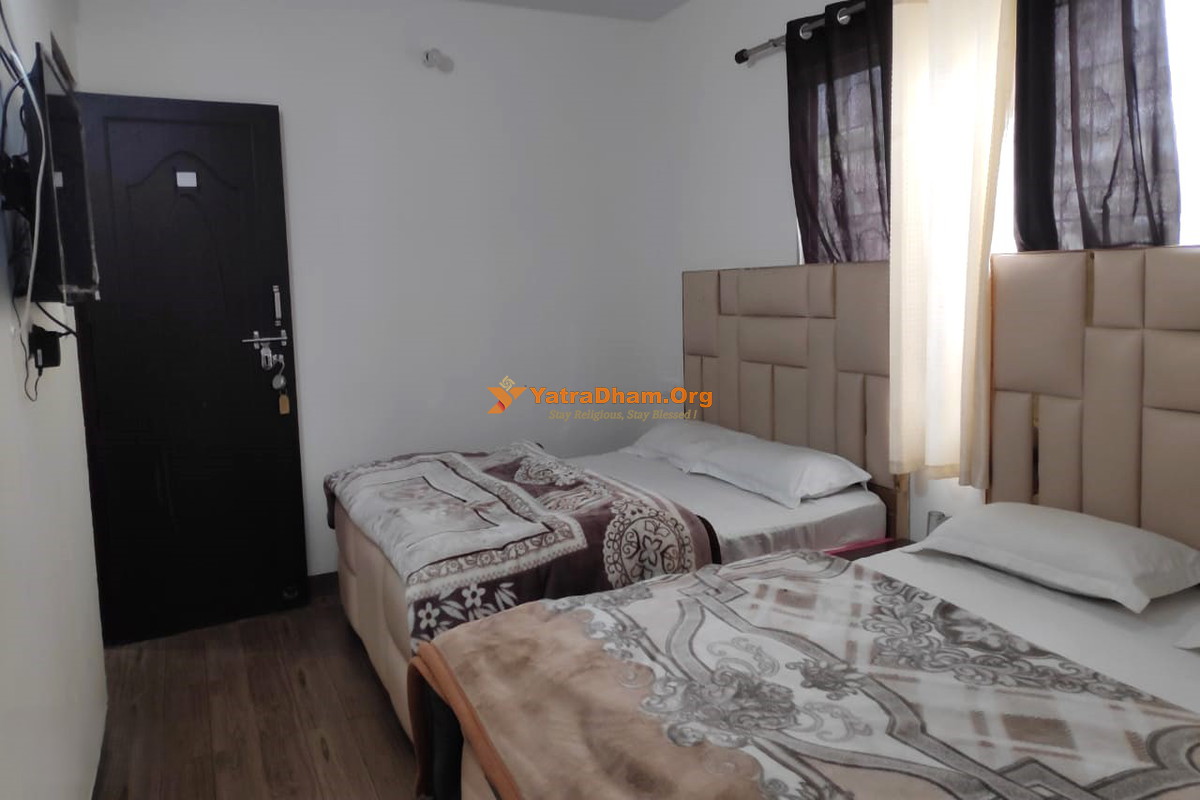 Brahmkamal Cottage Badrinath 4 Bed Room
