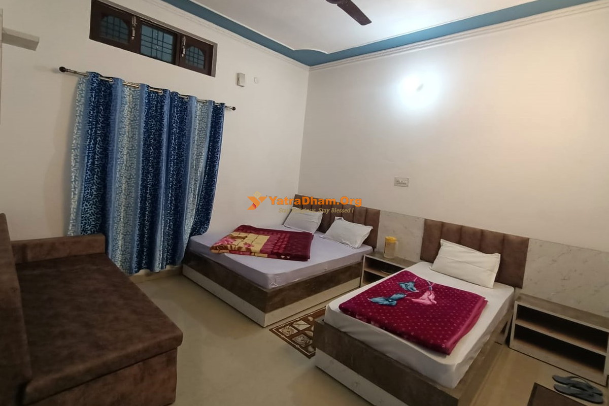 Hotel Diksha Inn Barkot Yamunotri Inn 3 Bed Room