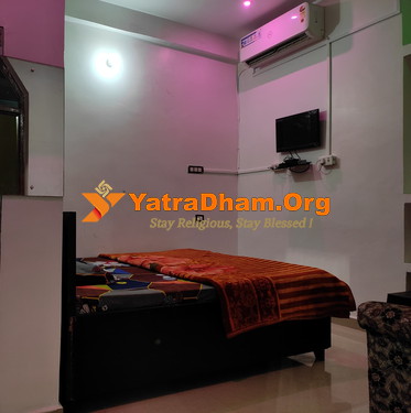 Jai Maa Nanda Devi Guest House Ayodhya Room