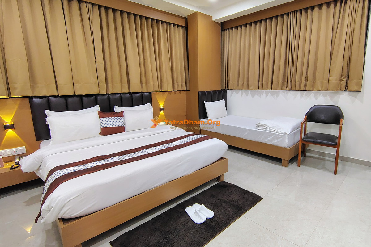 Hotel Shivansh Somnath 3 Bed Executive Deluxe AC Room View
