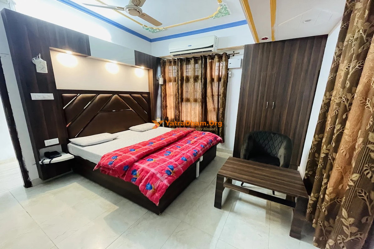 Hotel Paryag Jawalamukhi Room