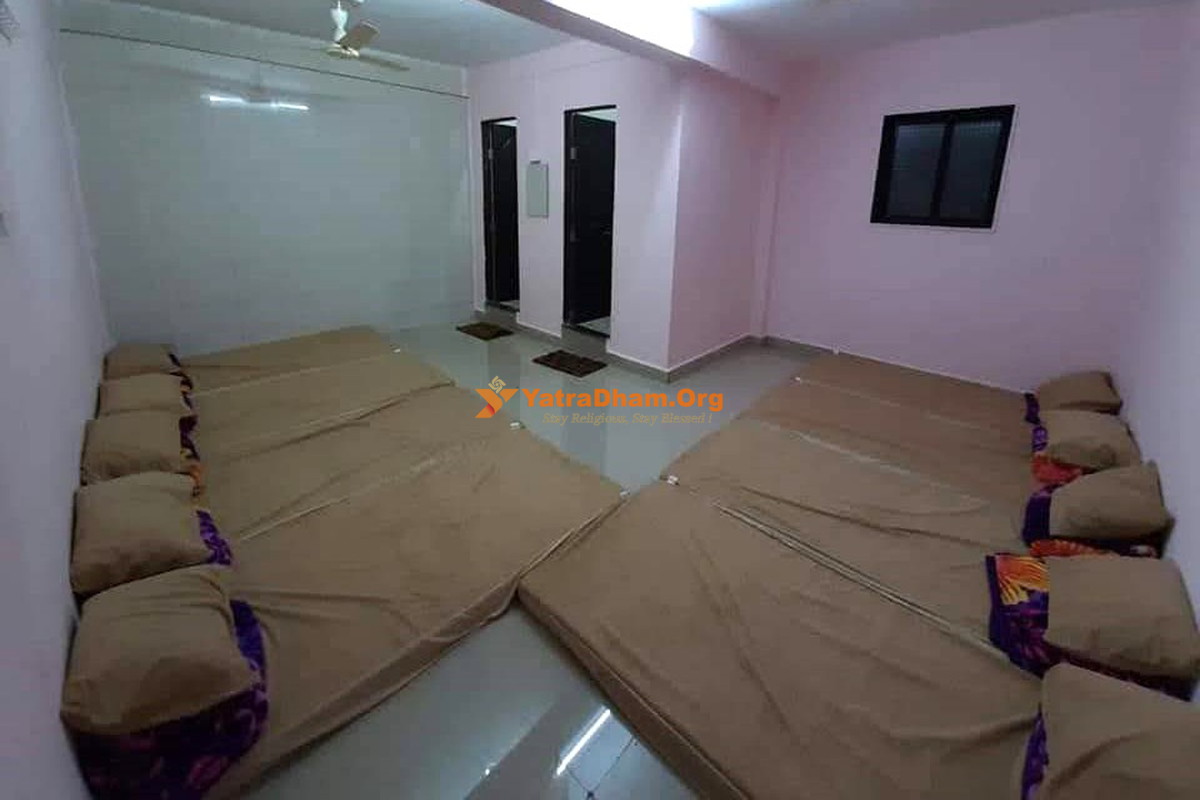 Alandi Devi Das Dharamshala Bhakt Niwas Room View