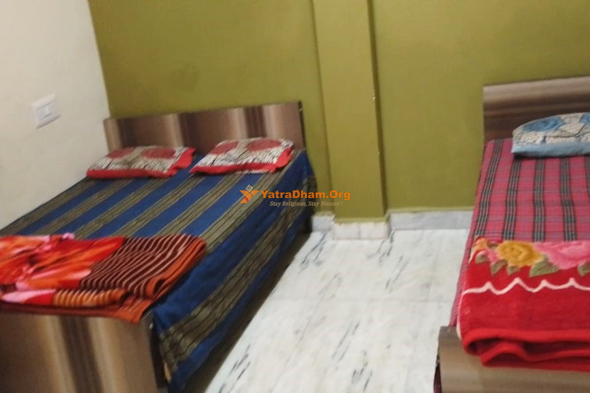 Ujjain Disawal Samaj Dharamshala Room View
