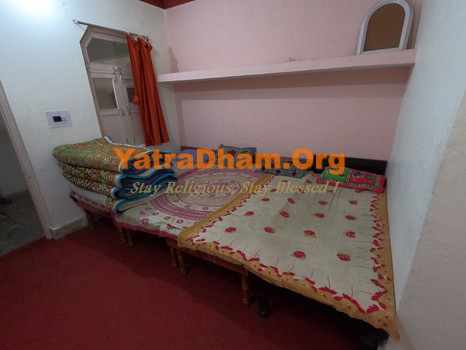 Hanumantkunj Parmarth Ashram Badrinath Room