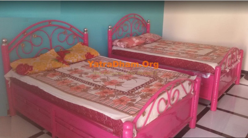 Grishneshwar Lakshvinayak Yatrik Nivas Ellora Room