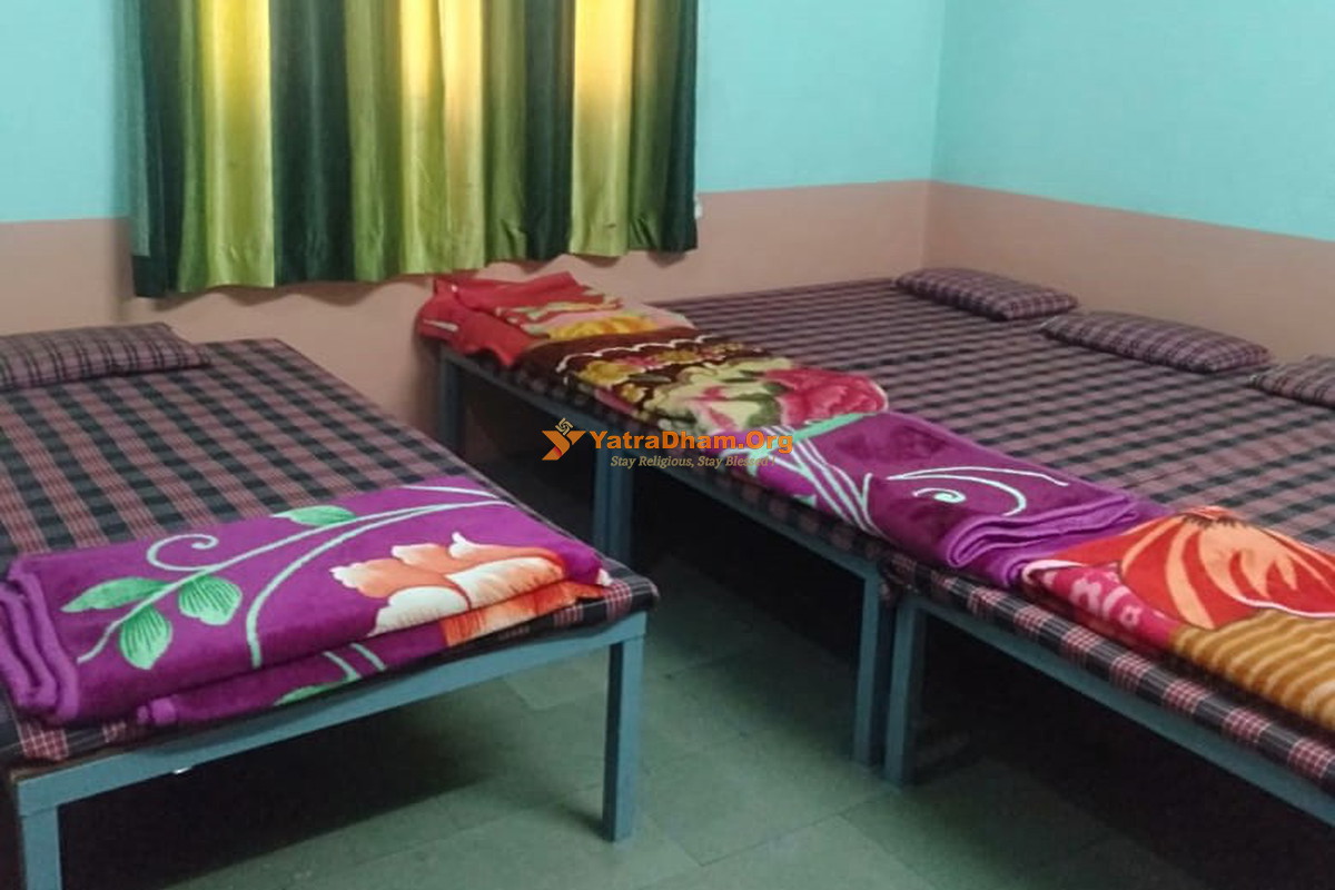 Ujjain Disawal Samaj Dharamshala Room View