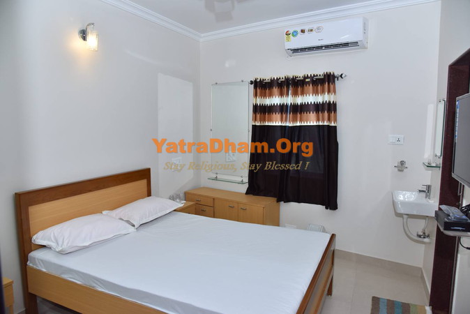 Mandavi Hotel H K Inn 2 Bed AC Room