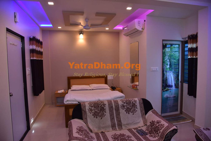 Mandavi Hotel H K Inn 2 Bed AC Room