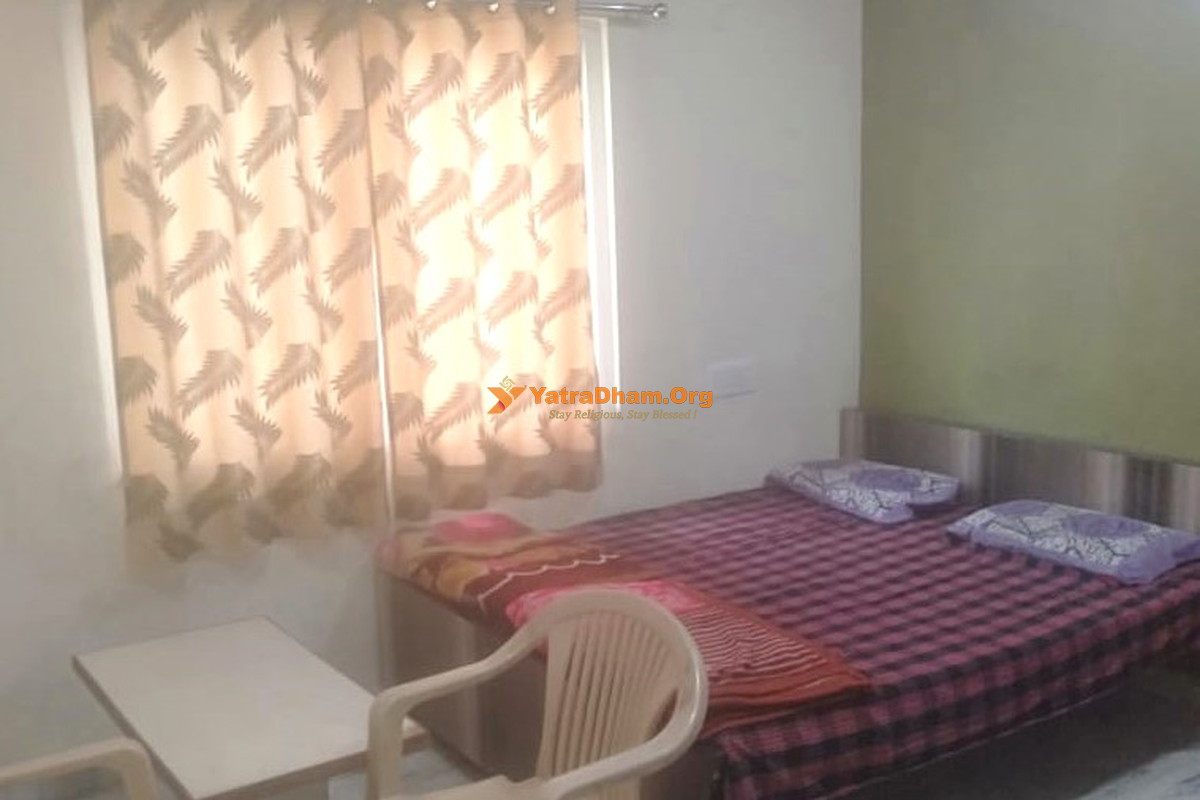 Ujjain Disawal Samaj Dharamshala Room View