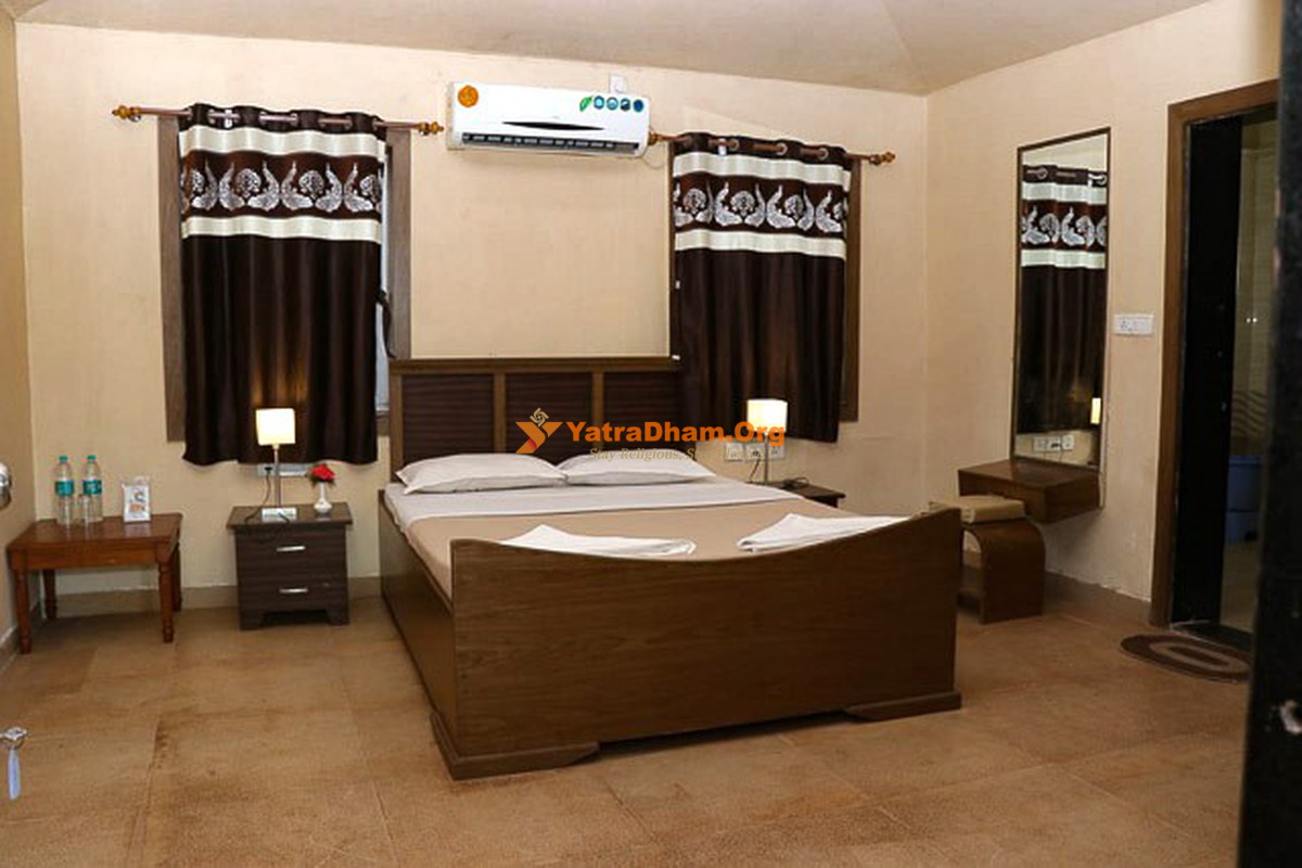Kunkeshwar (Sindhudurg) Kunkeshwar Resort (MTDC) 2 Bed Hut Room - Garden View AC Room