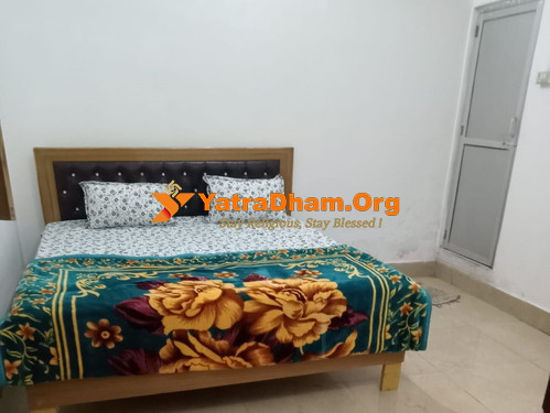 Ayodhya Shri Bhakti Ashram Room View 1