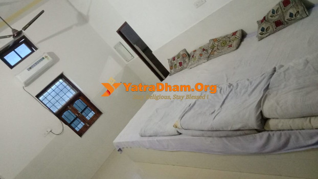 Fatehpur Pantalisa Dharamshala Room View 3