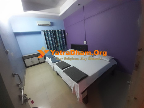 Ganga Yatri Niwas Kolhapur Room