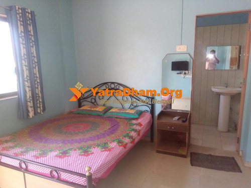 Sai Pradnya Bhakt Niwas Shirgaon Room