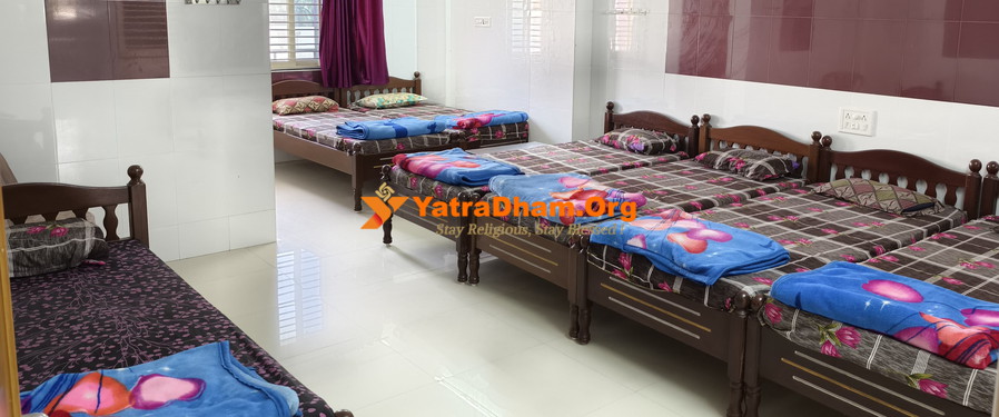 Mandavi Shree Swaminarayan Dharamshala 7 Bed Room