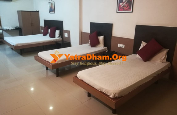 Hotel Arya Executive Parli 4 Bed Room View