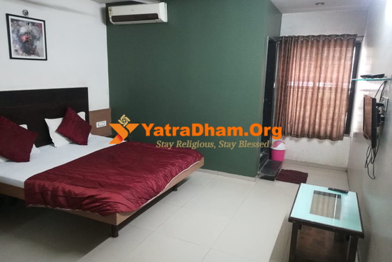 Hotel Arya Executive Parli 2 Bed Room View