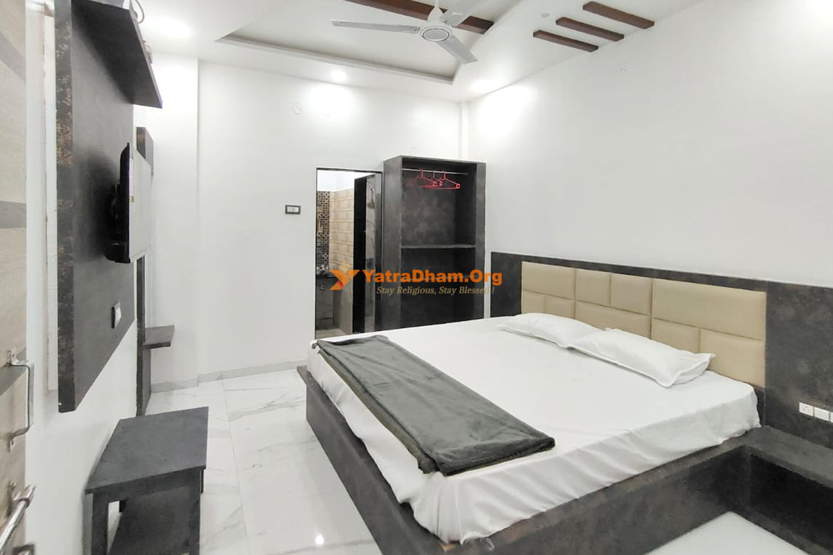 Ghodke Bhakt Niwas Tuljapur 2 Bed Room View