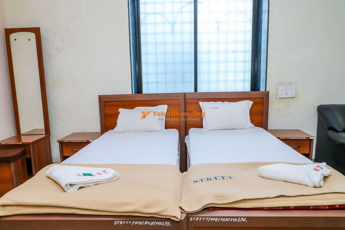 24 Bhakt Niwas Tuljapur Room View 