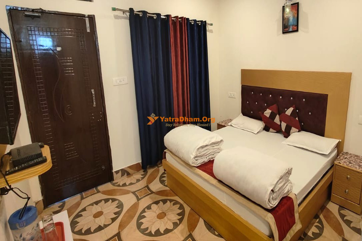 Sitapur Kedarnath Hotel Priya 2 Bed Non AC Room View