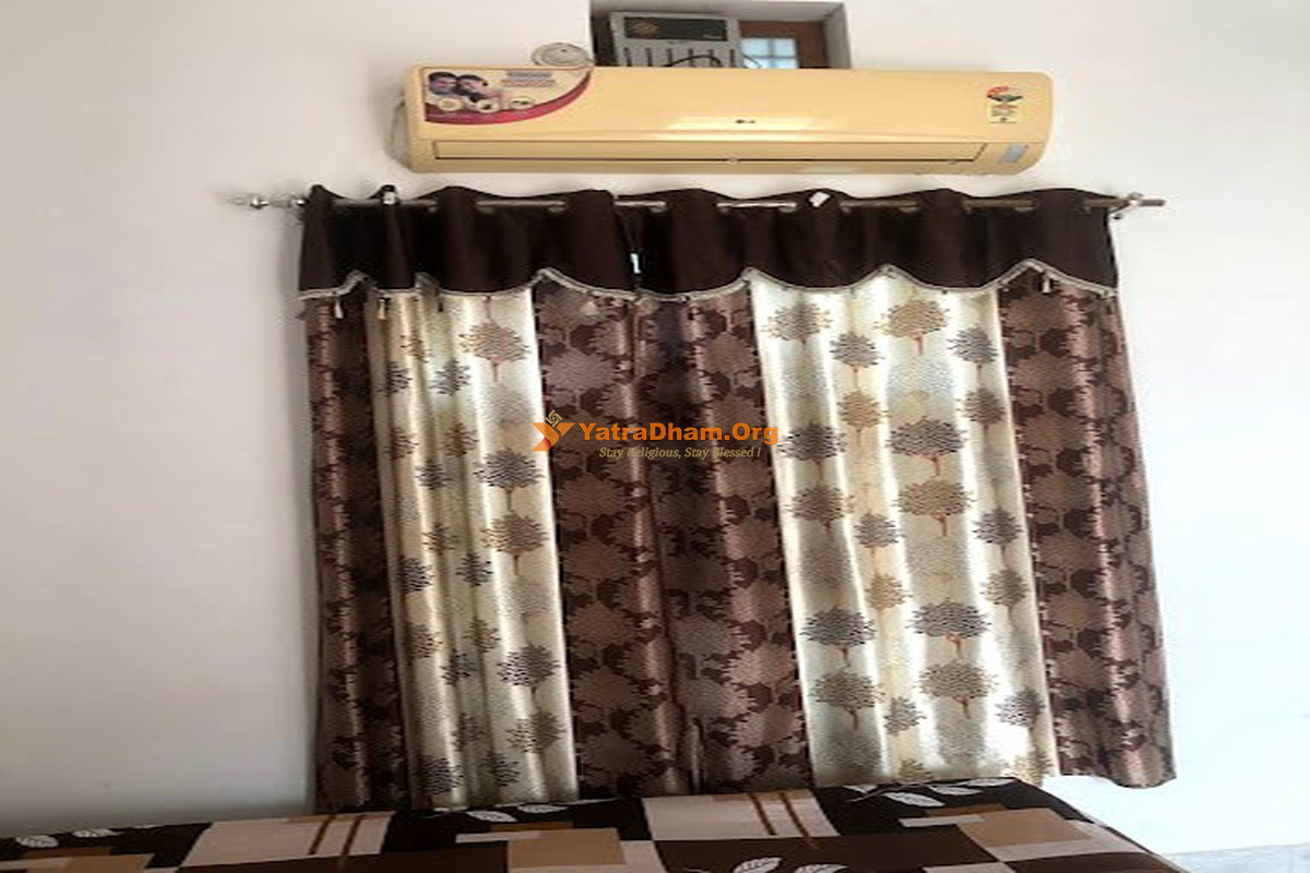 Anupgarh Batra Dharamshala Room