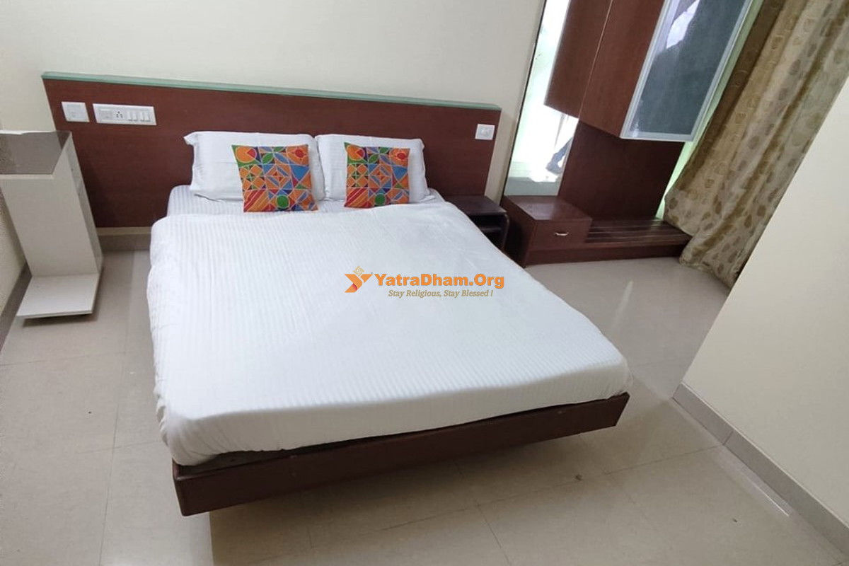 Mysore JPP Jain Athithi Graha 2 Bed AC Room