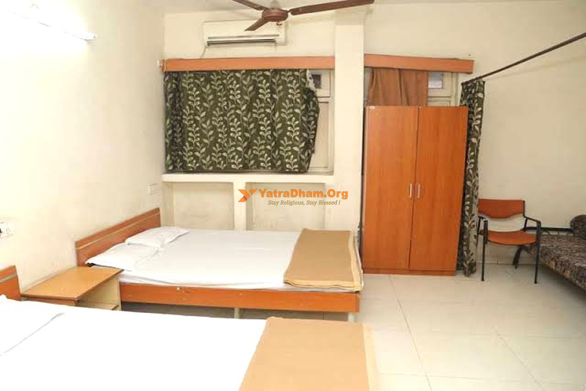 Shri Vaishnav Vishranti Bhawan Indore 2 Bed AC Room