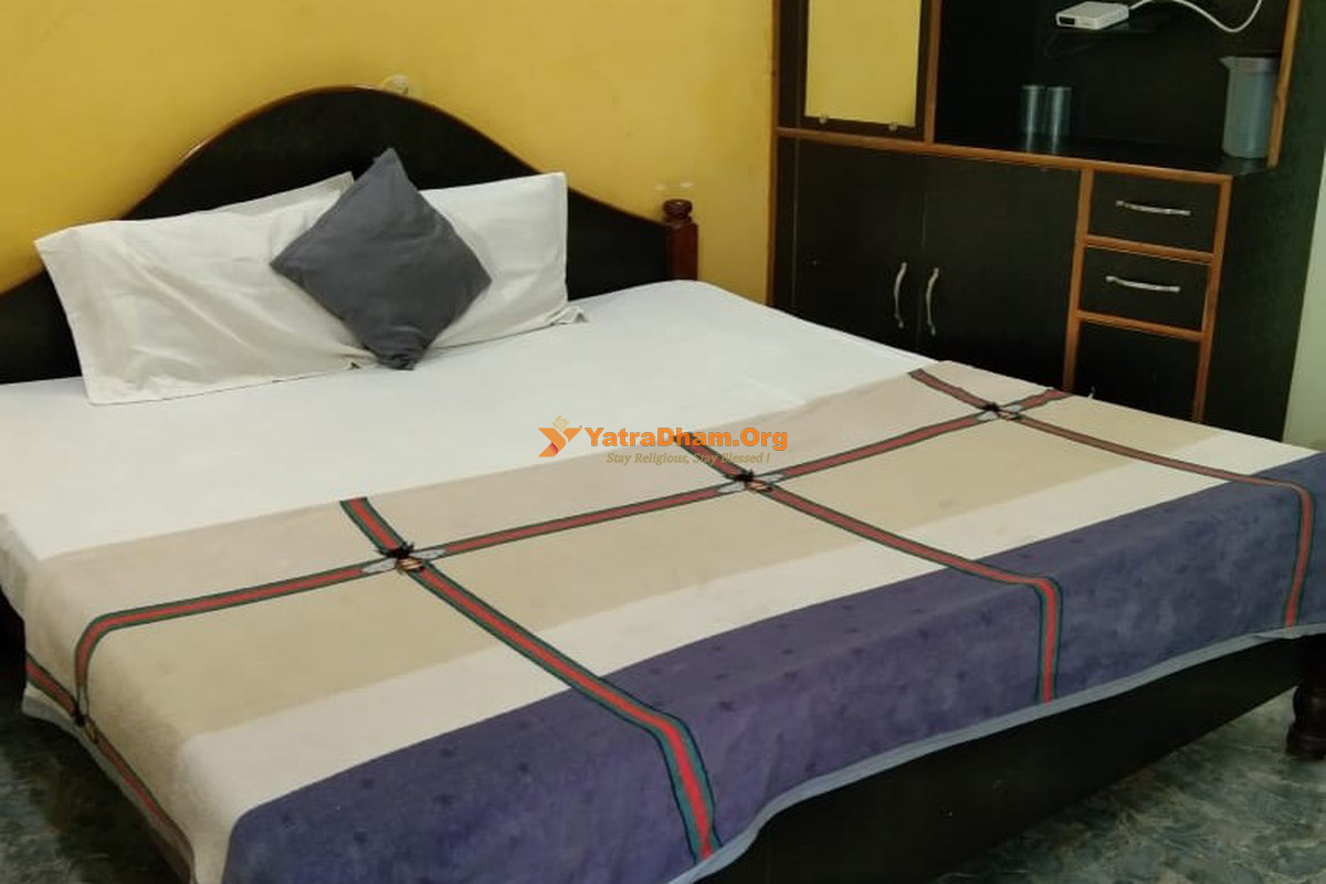 Maihar Anshika Yatri Niwas 2 Bed Room View