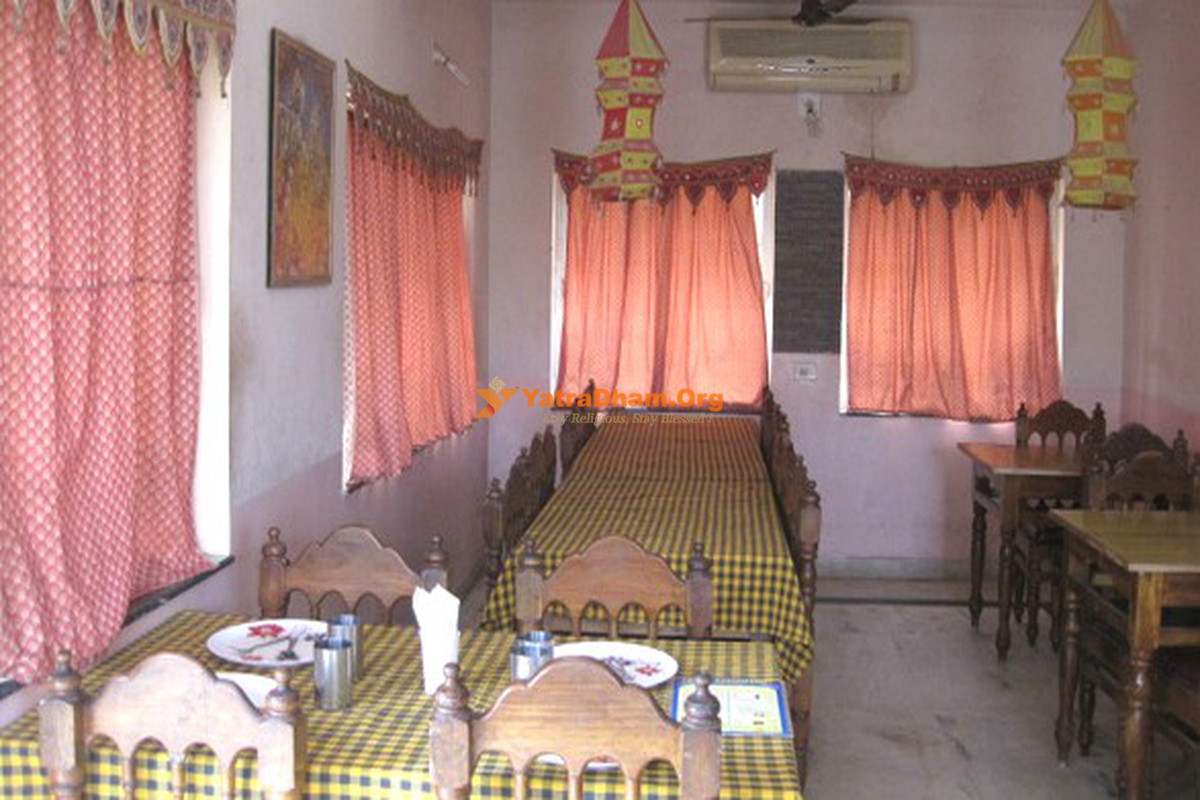 Jagannath Puri Hotel Arya Palace 2 Bed Room View